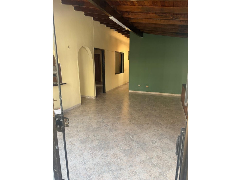 SE ARRIENDA CASA MUY AMPLIA EN BELEN SAN BERNARDO — foto 2