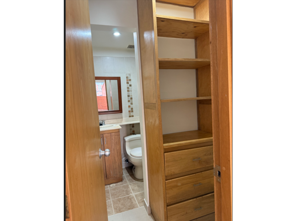 SE VENDE APARTAMENTO CERCA DEL PRIMER PARQUE DE LAURELES — foto 2