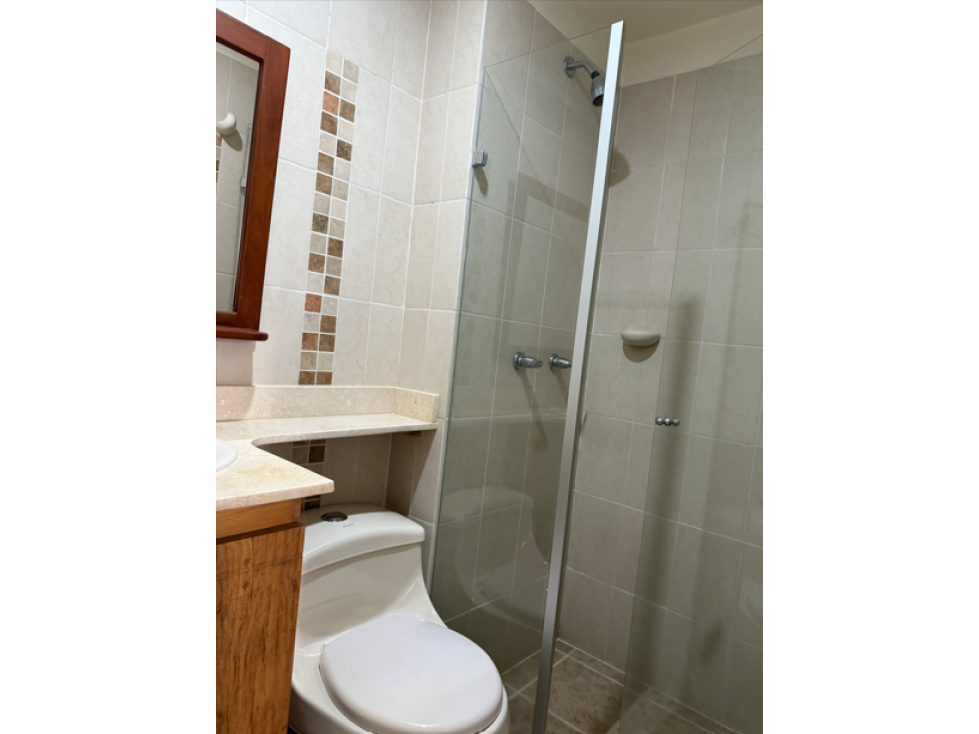 SE VENDE APARTAMENTO CERCA DEL PRIMER PARQUE DE LAURELES — foto 3