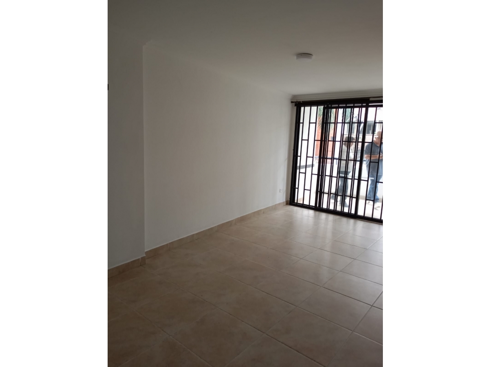 SE VENDE APARTAMENTO EN LAURELES MEDELLIN — foto 2