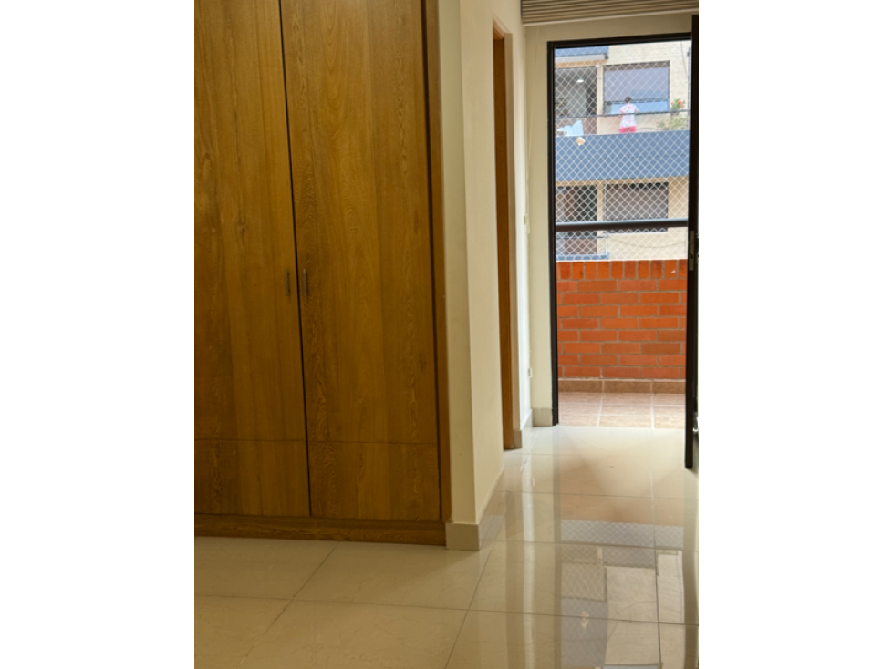 SE VENDE APARTAMENTO CERCA DEL PRIMER PARQUE DE LAURELES — foto 5