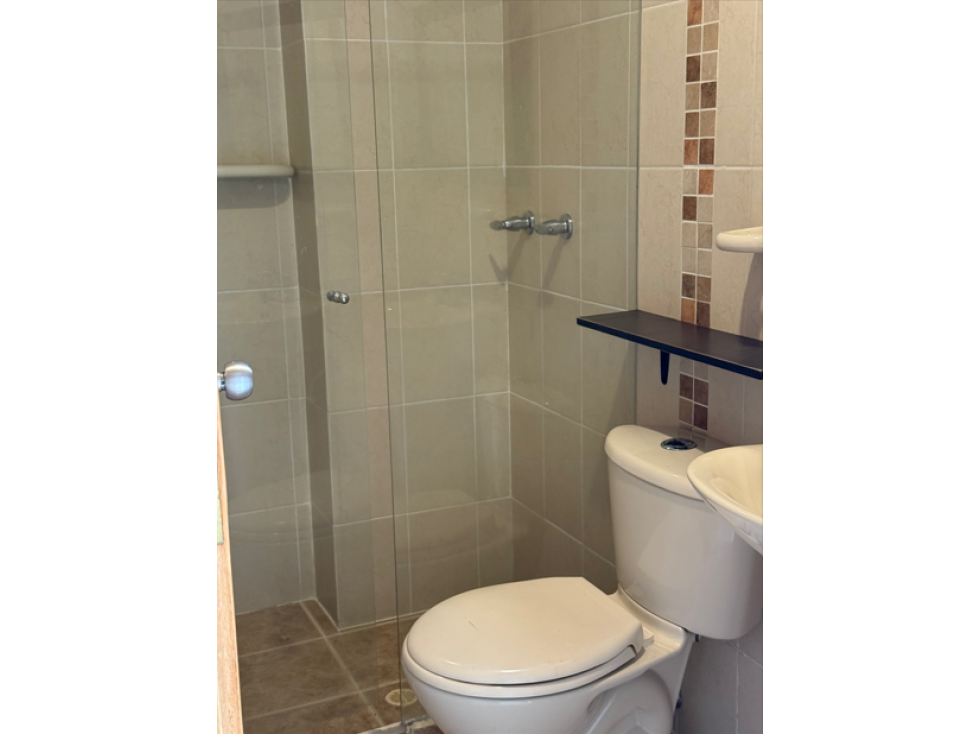 SE VENDE APARTAMENTO CERCA DEL PRIMER PARQUE DE LAURELES — foto 6