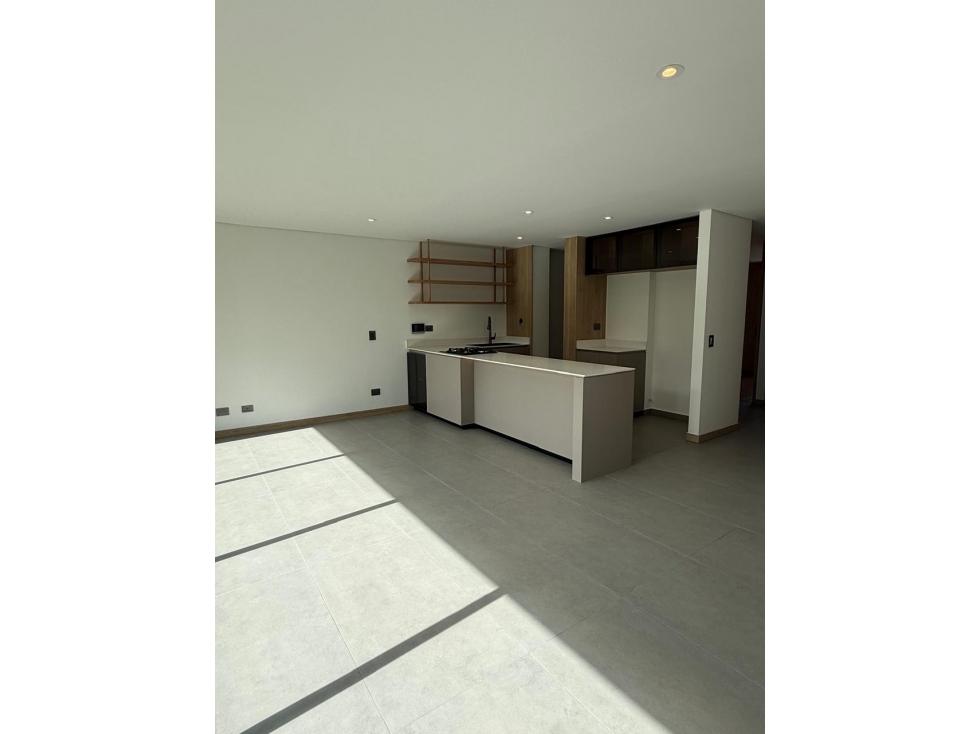 SE ARRIENDA APARTAMENTO EN LA CASTELLANA MEDELLIN — foto 4