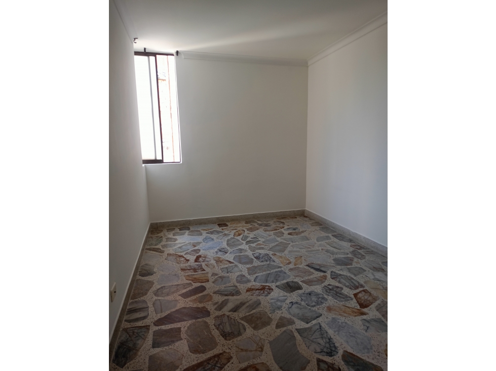 SE ARRIENDA APARTAMENTO EN LAURELES-MEDELLIN — foto 3