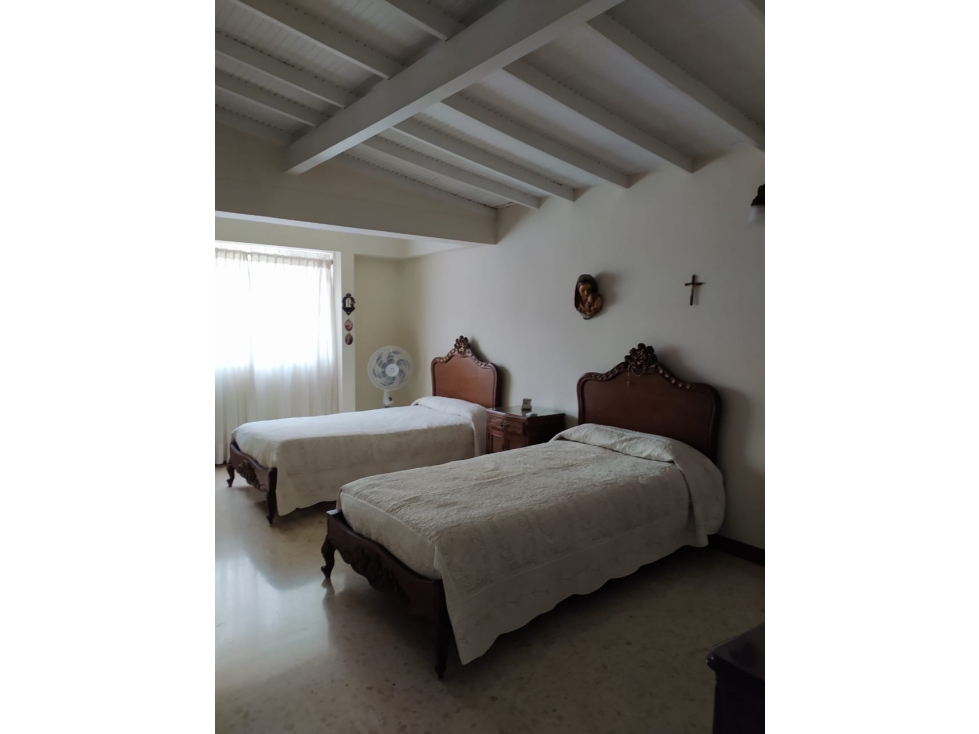SE ARRIENDA CASA COMERCIAL EN LAURELES — foto 2