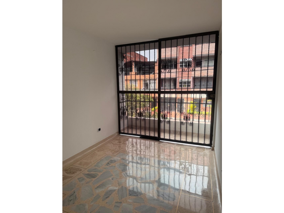 ARRIENDO AMPLIA CASA PARA OFICINAS EN BELÉN FÁTIMA — foto 3