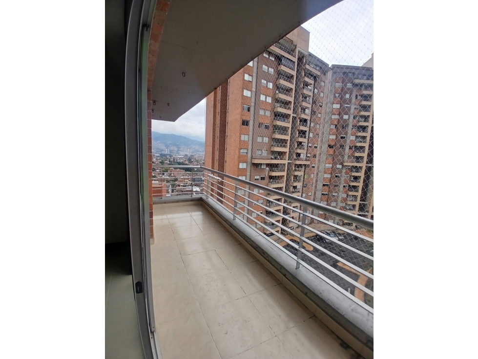 SE ARRIENDA APARTAMENTO EN ENVIGADO ANTIOQUIA
