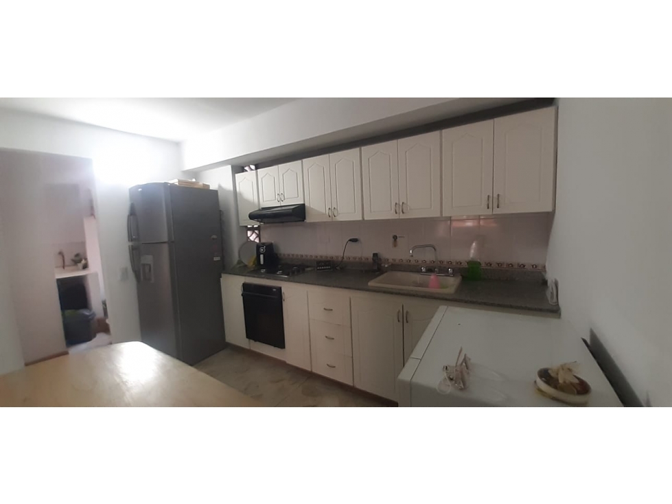 SE VENDE APARTAMENTO EN LAURELES MEDELLIN