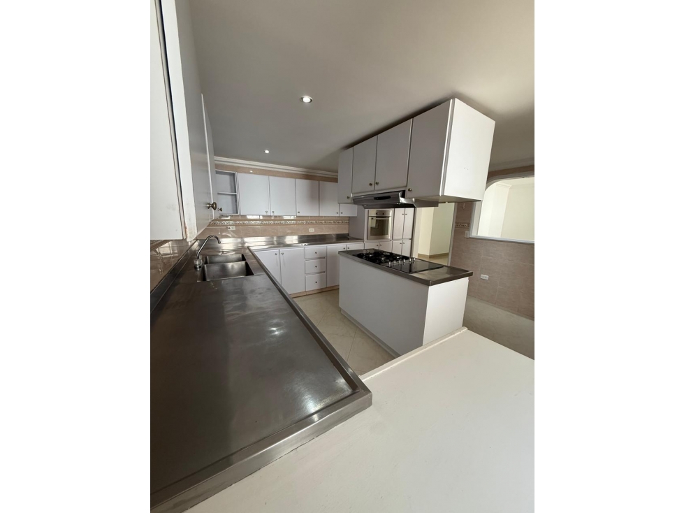 SE VENDE APARTAMENTO EN LAURELES MEDELLIN — foto 3
