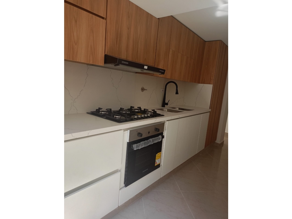 SE ARRIENDA APARTAMENTO EN LAURELES ALMERIA MEDELLIN — foto 2