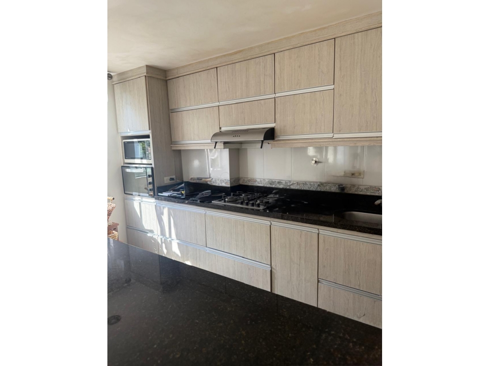 SE VENDE APARTAMENTO SEGUNDO PARQUE EN LAURELES MEDELLIN — foto 4