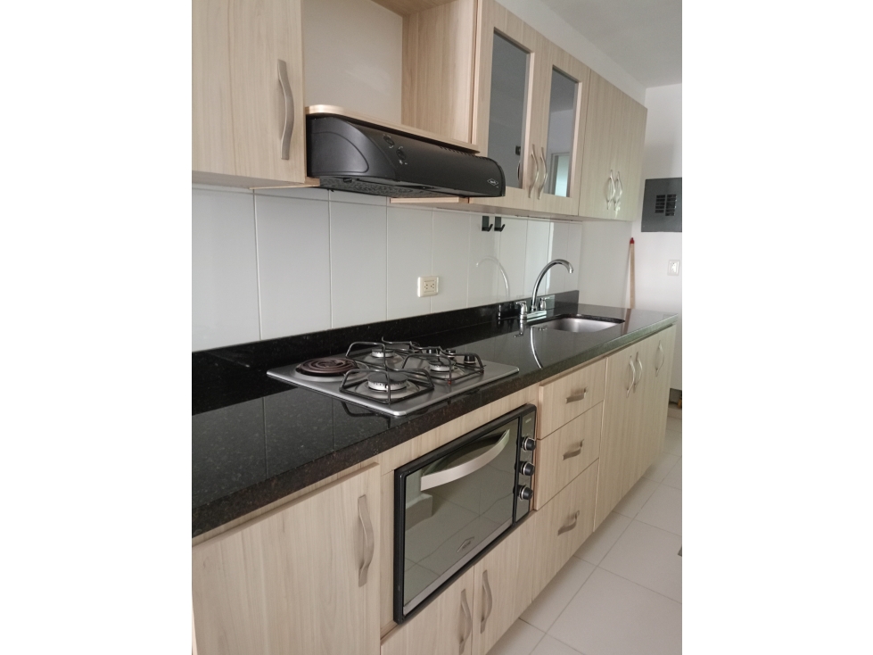 SE ARRIENDA APARTAMENTO EN LAURELES-MEDELLIN — foto 4
