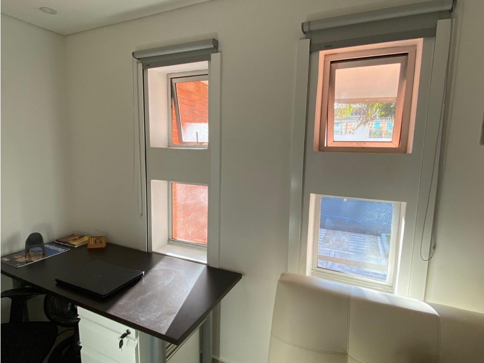 SE VENDE OFICINA EN LAURELES MEDELLÍN — foto 4
