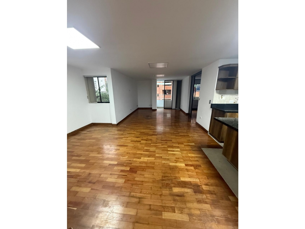 SE ARRIENDA APARTAMENTO DUPLEX EN LAURELES SEGUNDO PARQUE