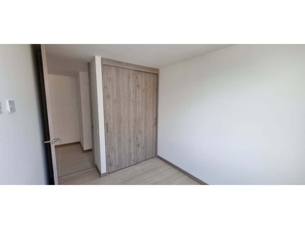 SE VENDE APARTAMENTO EN LOS COLORES MEDELLIN — foto 4
