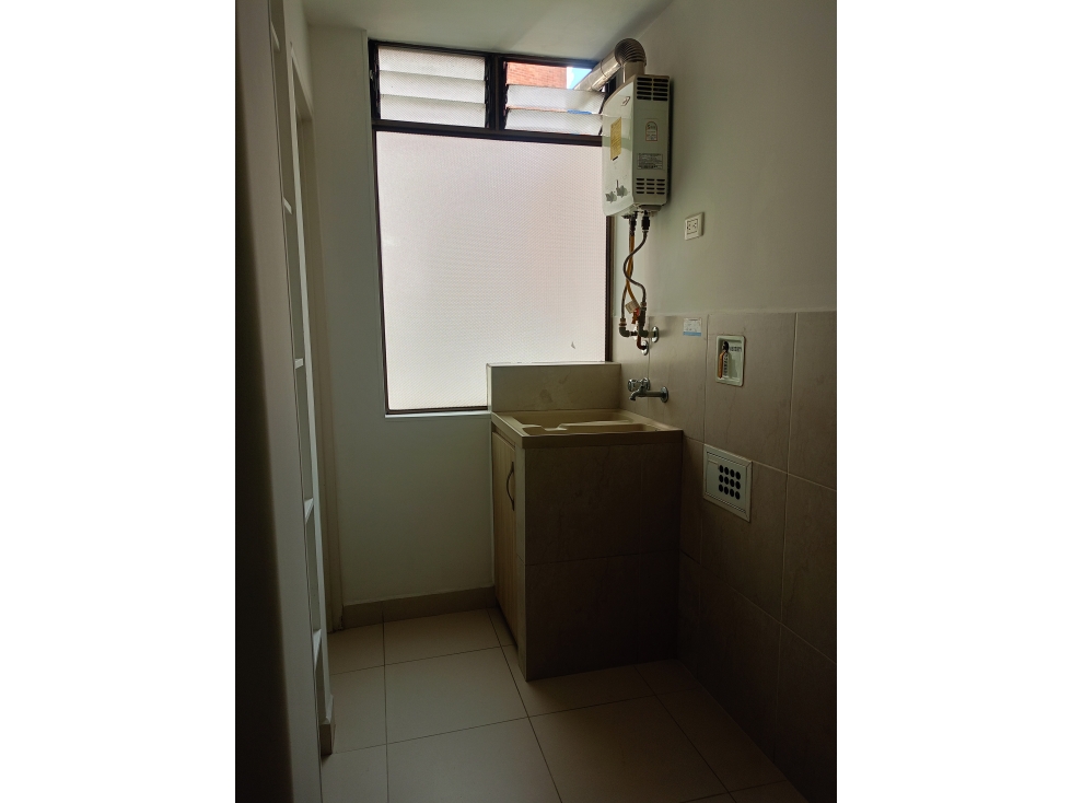 SE ARRIENDA APARTAMENTO EN LAURELES-MEDELLIN — foto 5