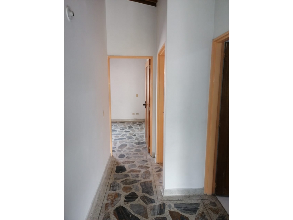 SE VENDE APARTAMENTO-CERCA AL PRIMER PARQUE DE LAURELES MEDELLIN — foto 6