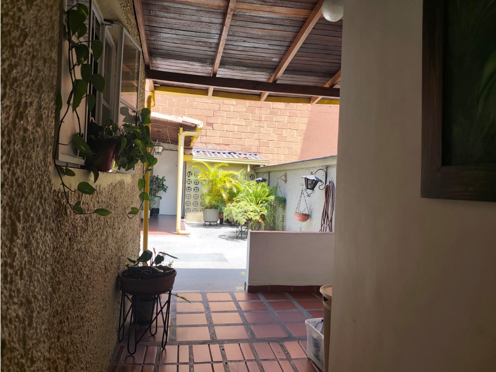 SE ARRIENDA CASA PARA OFICINA POR EL SEGUNDO PARQUE DE LAURELES — foto 5
