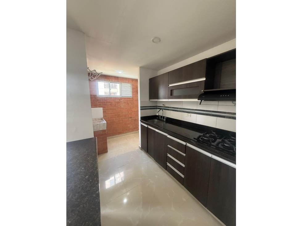 SE VENDE APARTAMENTO EN EL PRIMER PARQUE DE LAURELES MEDELLIN — foto 2