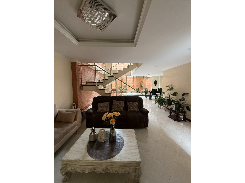 SE VENDE CASA EN SABANETA ANTIOQUIA — foto 2