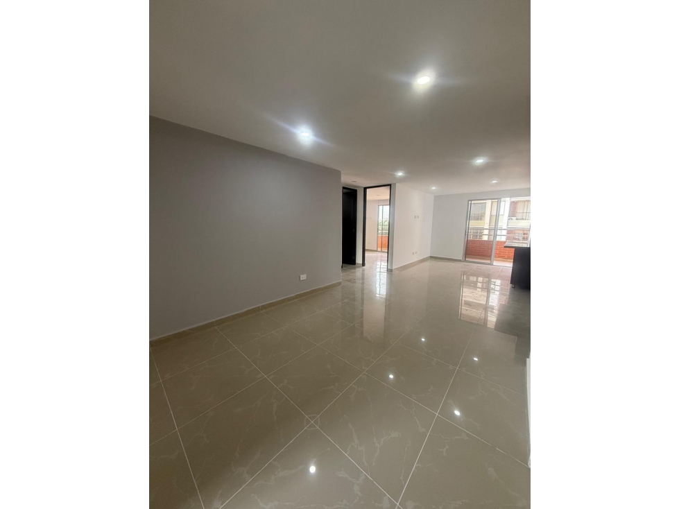 SE ARRIENDA APARTAMENTO EN LAURELES MEDELLIN — foto 6