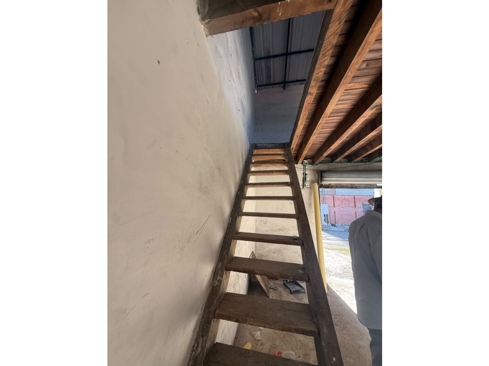SE ARRIENDA BODEGA EN SECTOR NARANJAL MEDELLIN - 2
