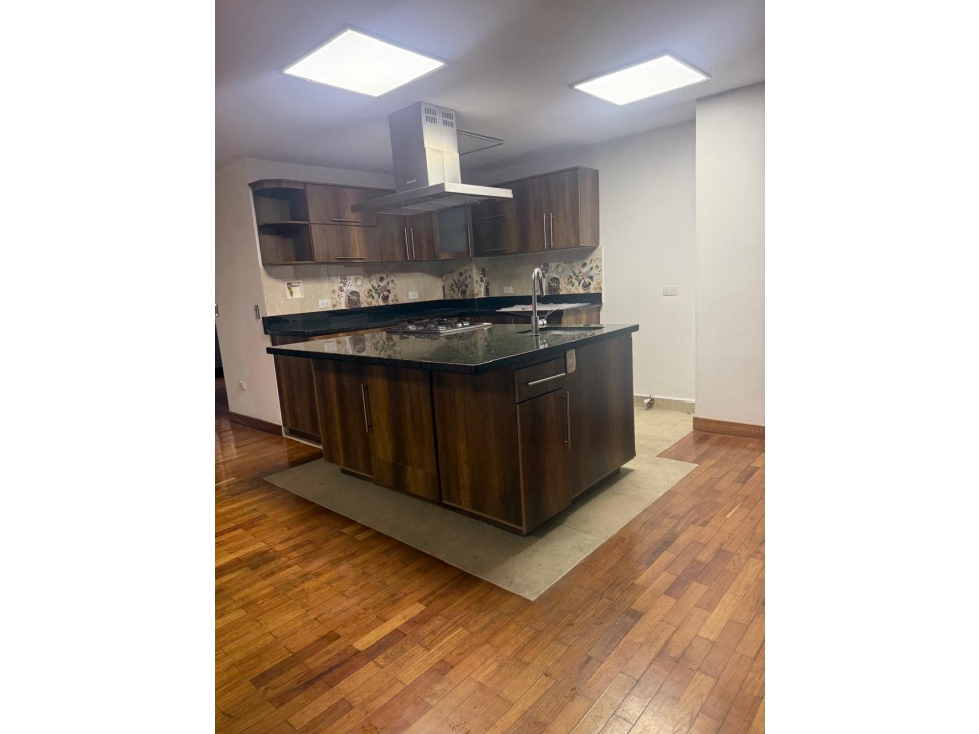 SE ARRIENDA APARTAMENTO DUPLEX EN LAURELES SEGUNDO PARQUE — foto 5