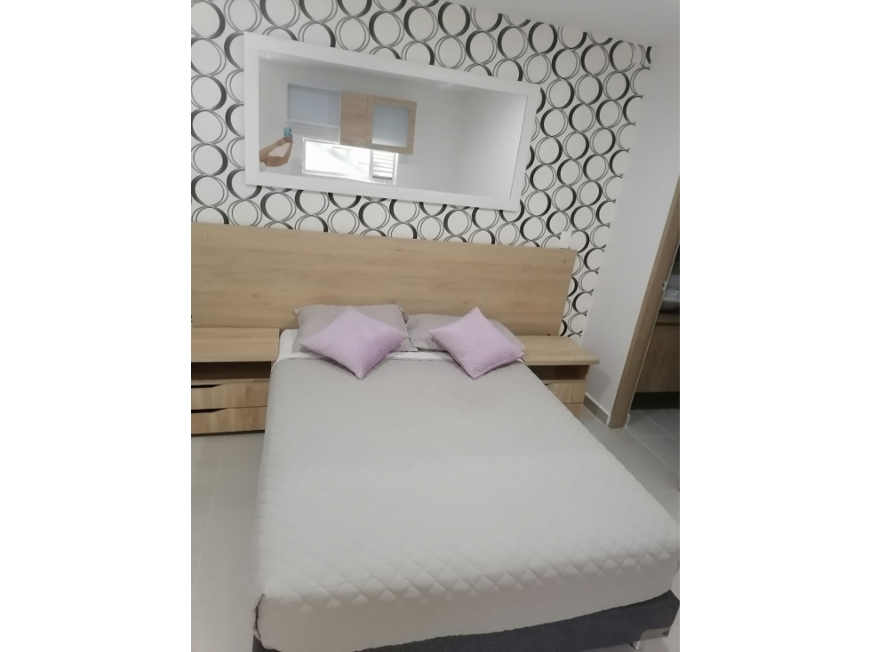 SE ARRIENDA HABITACION EN LAURELES MEDELLIN — foto 3