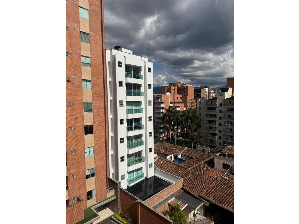 SE VENDE APARTAMENTO SEGUNDO PARQUE EN LAURELES MEDELLIN