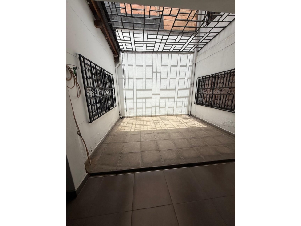 SE VENDE CASA LOTE EN LAURELES — foto 6