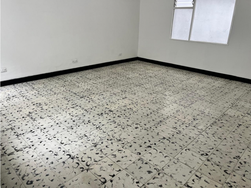 SE ARRIENDA CASA OFICINA EN LA CASTELLENA — foto 4