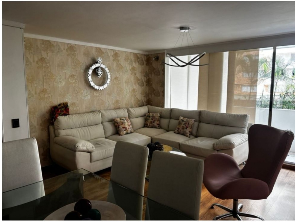 SE VENDE APARTAMENTO EN SECTOR LOMA DE LOS BERNAL — foto 2