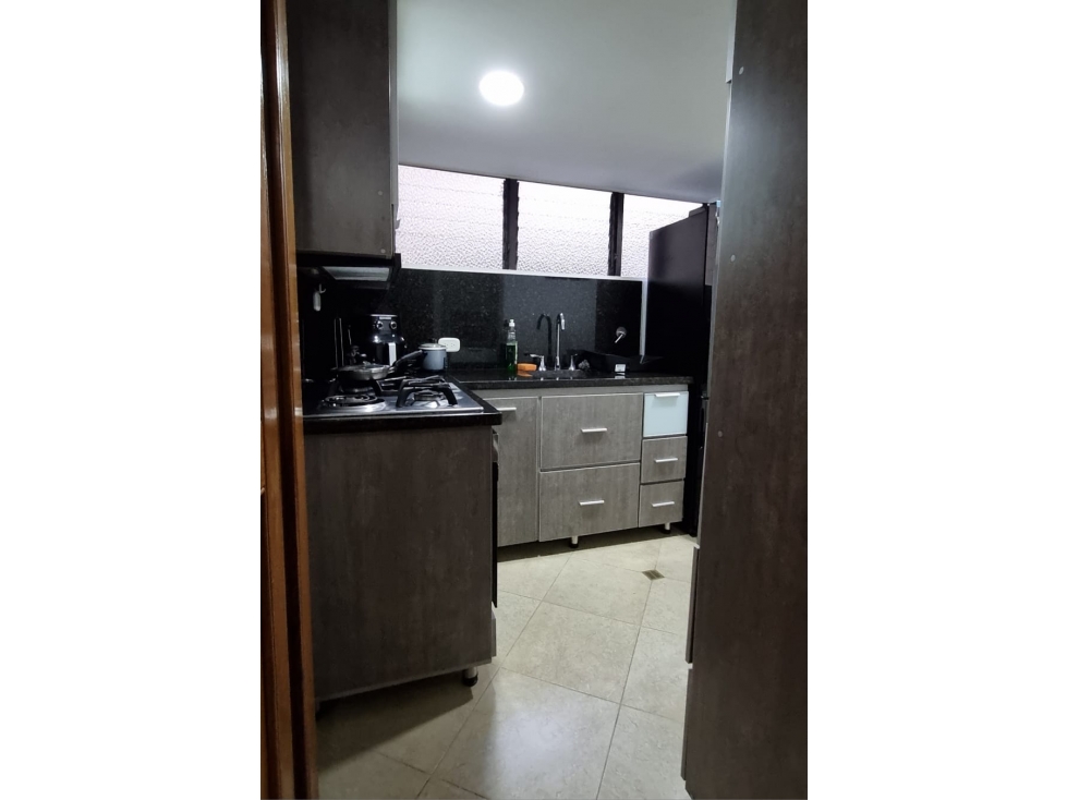 SE ARRIENDA APARTAMENTO EN LAURELES MEDELLIN — foto 4