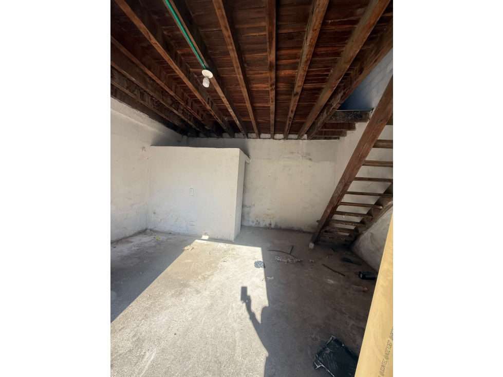 SE ARRIENDA BODEGA EN SECTOR NARANJAL MEDELLIN - 1