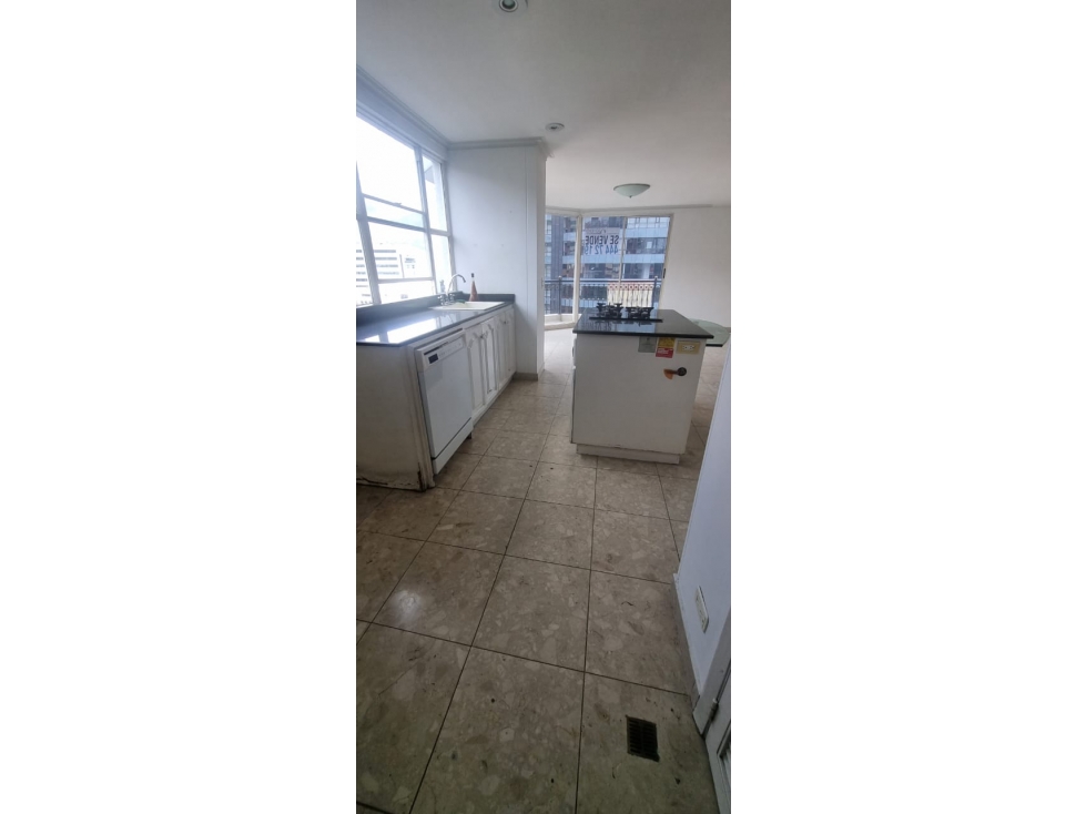 SE VENDE APARTAMENTO EN EL POBLADO MEDELLIN