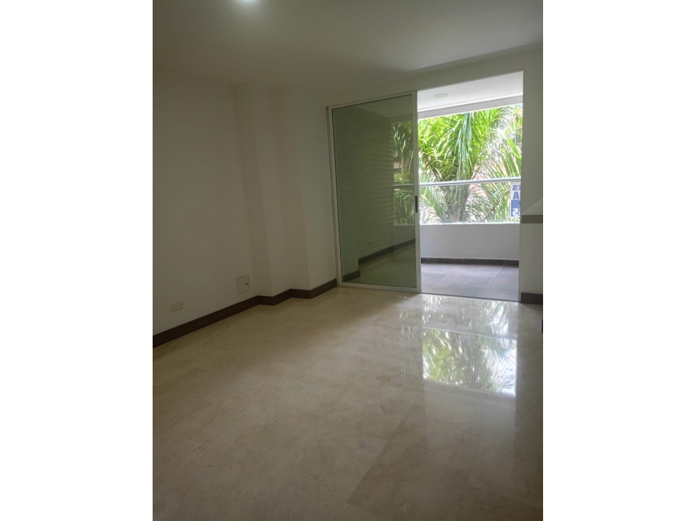 SE VENDE APARTAMENTO EN LAURELES MEDELLIN — foto 5