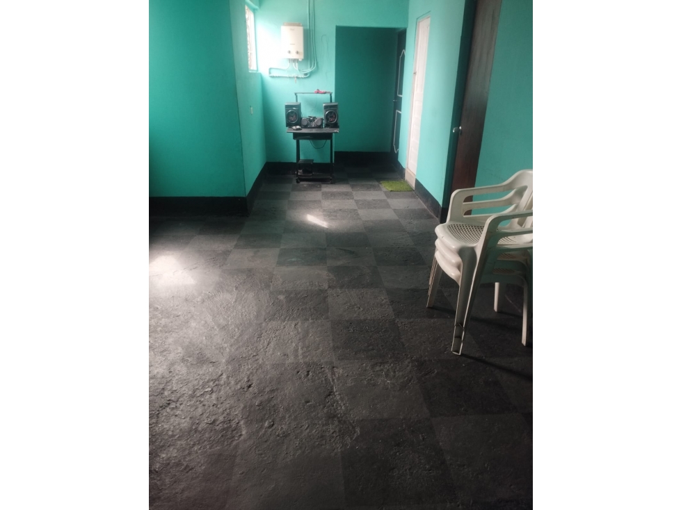 SE VENDE APARTAMENTO EN MANRIQUE MEDELLIN PARTE BAJA NEGOCIABLE — foto 2