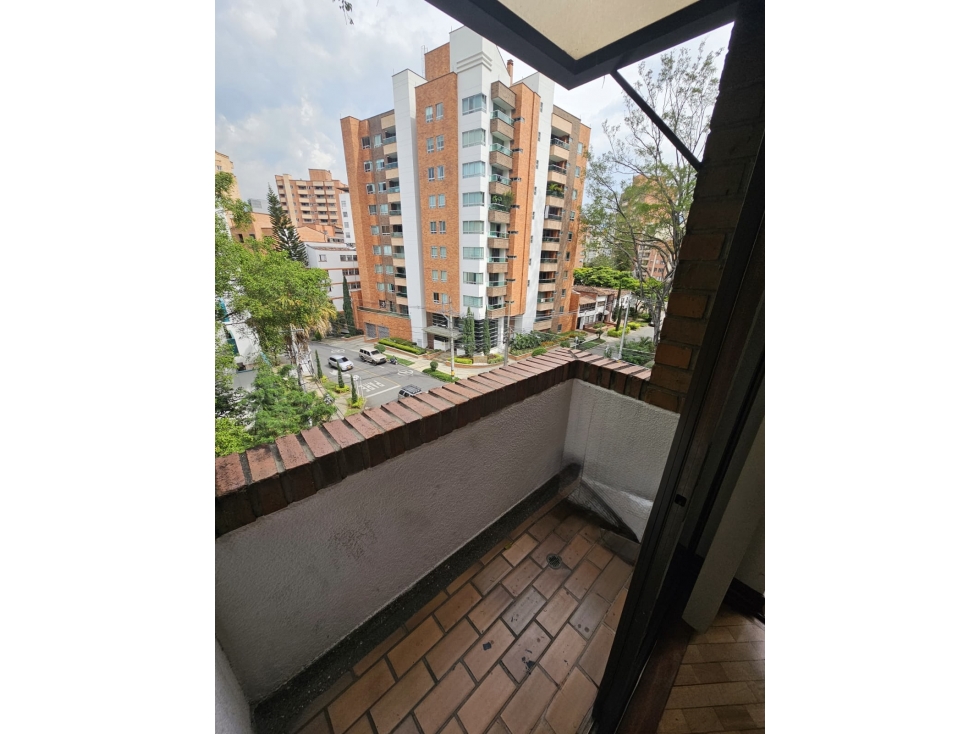 SE VENDE APARTAMENTO EN LAURELES MEDELLIN — foto 4