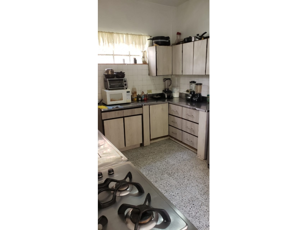 SE VENDE CASA LOTE EN LAURELES MEDELLIN SEGUNDO PARQUE