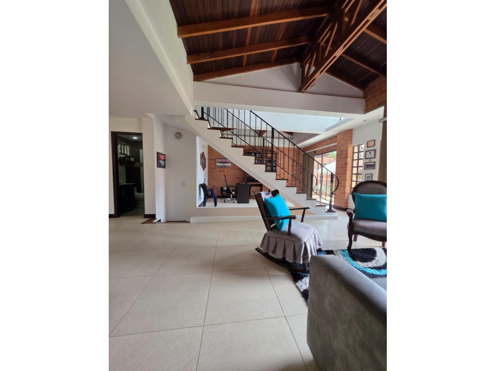 SE VENDE CASA EN SABANETA ANTIOQUIA