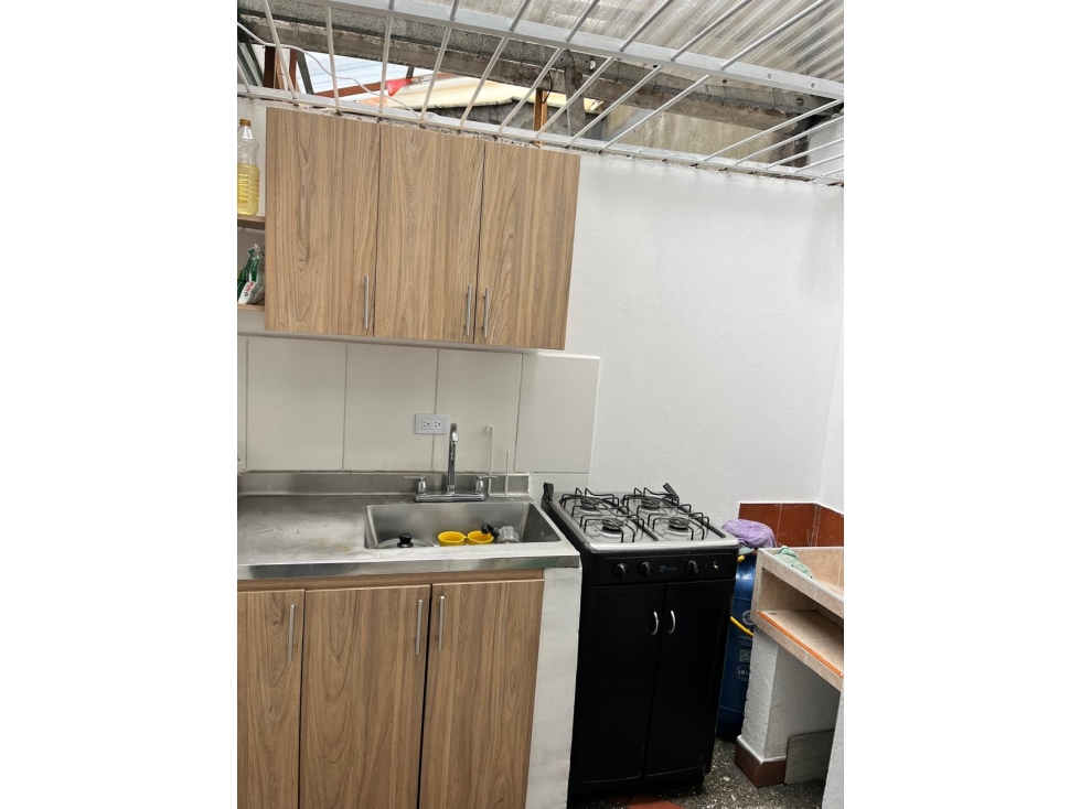 SE ARRIENDA CASA OFICINA EN LA CASTELLENA — foto 6