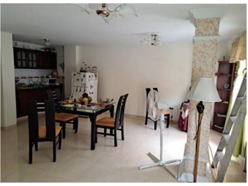 VENDE CASA CON RENTA PEREIRA