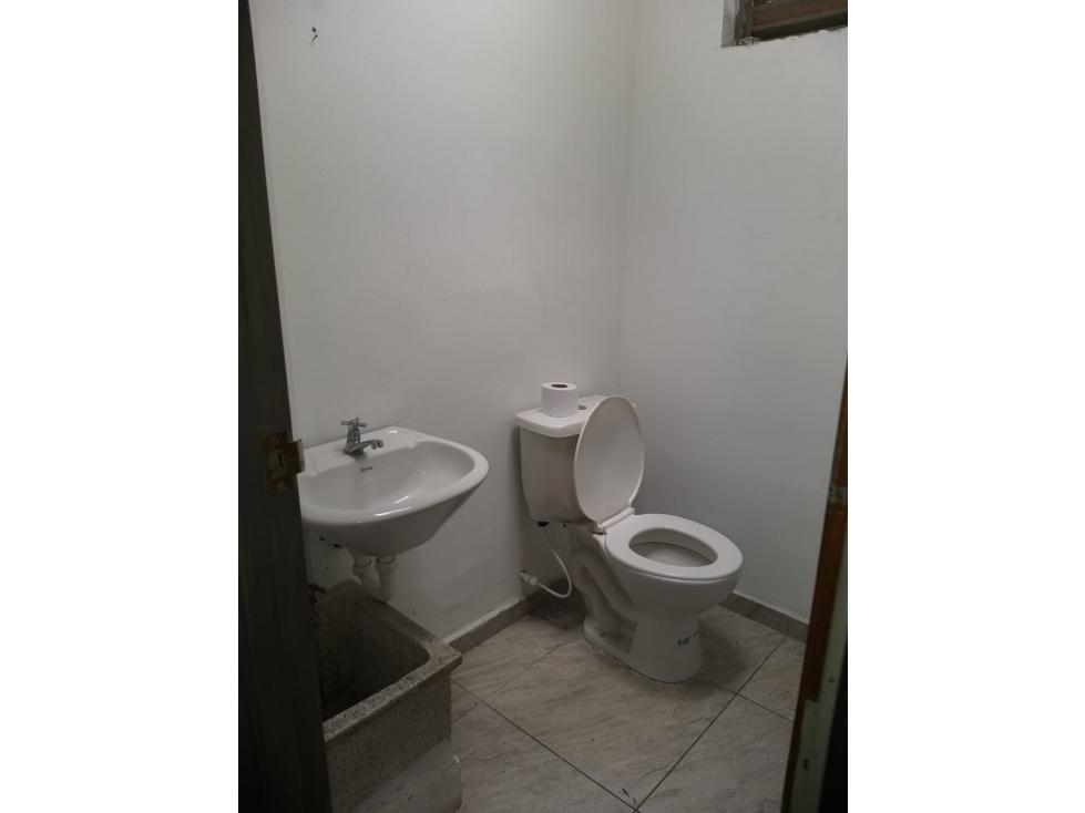 ARRIENDA LOCAL COMERCIAL PALO NEGRO — foto 3