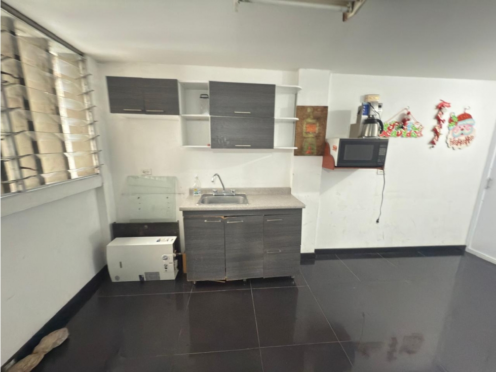 ARRIENDA LOCAL DUPLEX COMERCIAL EN EL CABLE — foto 2
