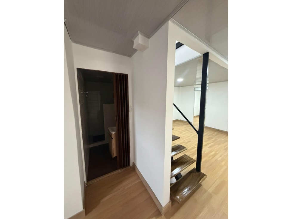 VENTA CASA CON RENTA EN SAN JOAQUIN