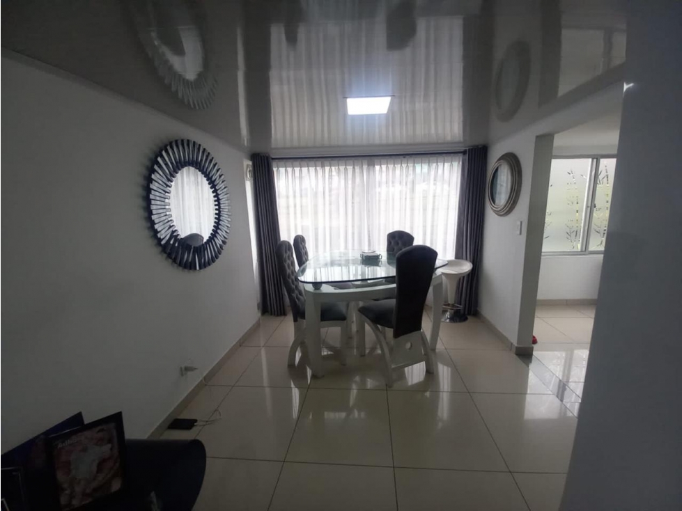 VENTA CASA CON RENTA EN CERVANTES - 1