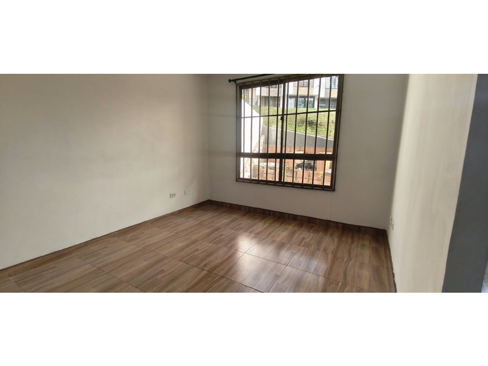 ARRIENDA CASA EN ALCAZARES