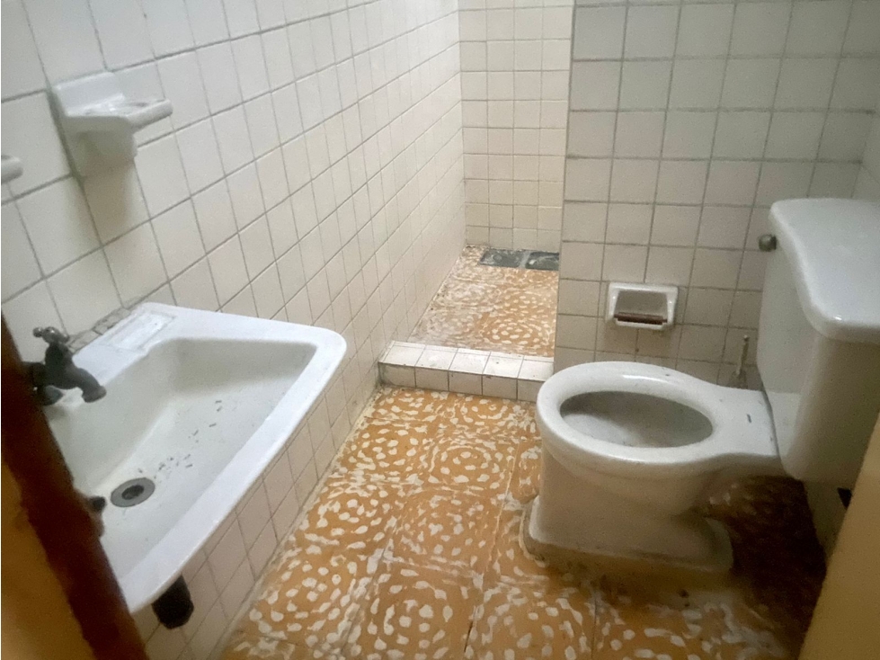 VENDE CASA CON RENTA AV PARALELA — foto 6