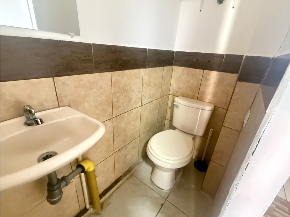 ARRIENDA LOCAL BARRIO COLOMBIA — foto 4