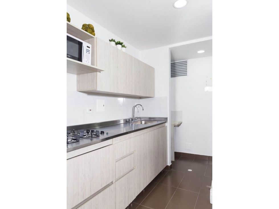 ARRIENDA APARTAMENTO AMOBLADO EN LA AVENIDA KEVIN ÁNGEL — foto 2
